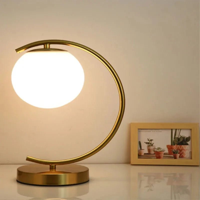 Livonez – LED Tafellamp van Glas en Hars met Moderne Ronde Vorm - Livonez - 4 - UBB - 999